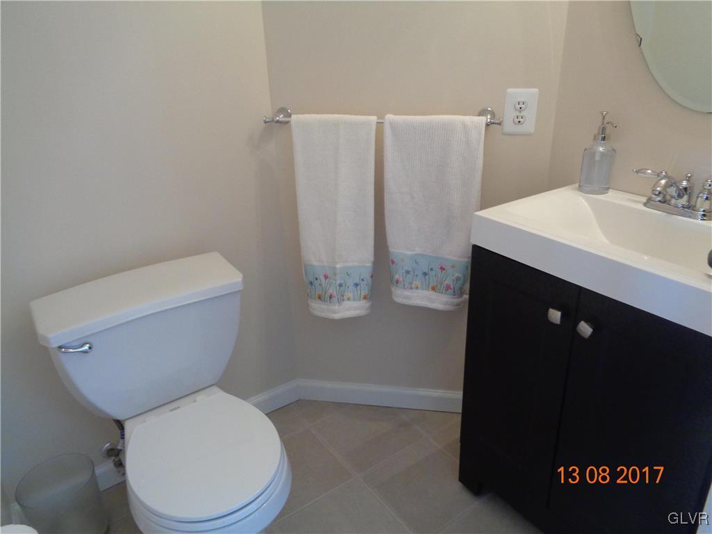 115 Lower Way Road Easton, PA 18045 - Photo 4 of 39 Gallery Image 4