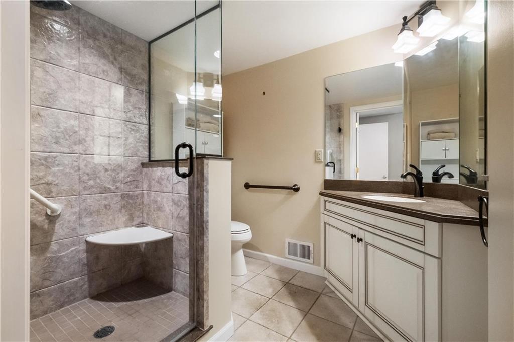 447 Oliver Road Sewickley, PA 15143 - Photo 13 of 25 Full Bath off Den