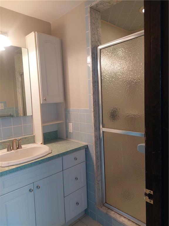 447 Oliver Road Sewickley, PA 15143 - Photo 17 of 25 Master Bath