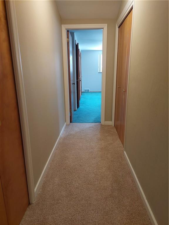 447 Oliver Road Sewickley, PA 15143 - Photo 18 of 25 Second Bedroom Hallway