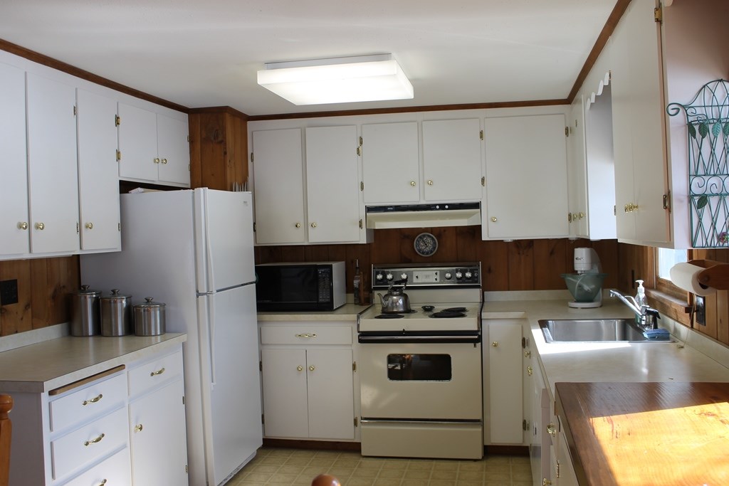 25 Point Road Sanbornton, NH 03269 - Photo 21 of 40