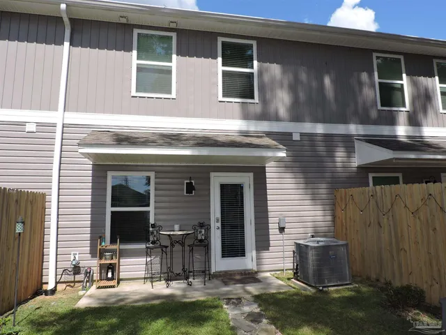$1,695 | 1203 Fairchild Village Drive, Pensacola, FL 32504