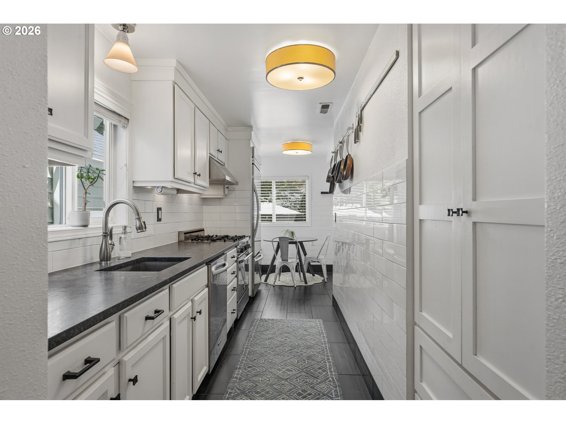 11410 Southwest 47th Avenue Portland, OR 97219 - Photo 11 of 37