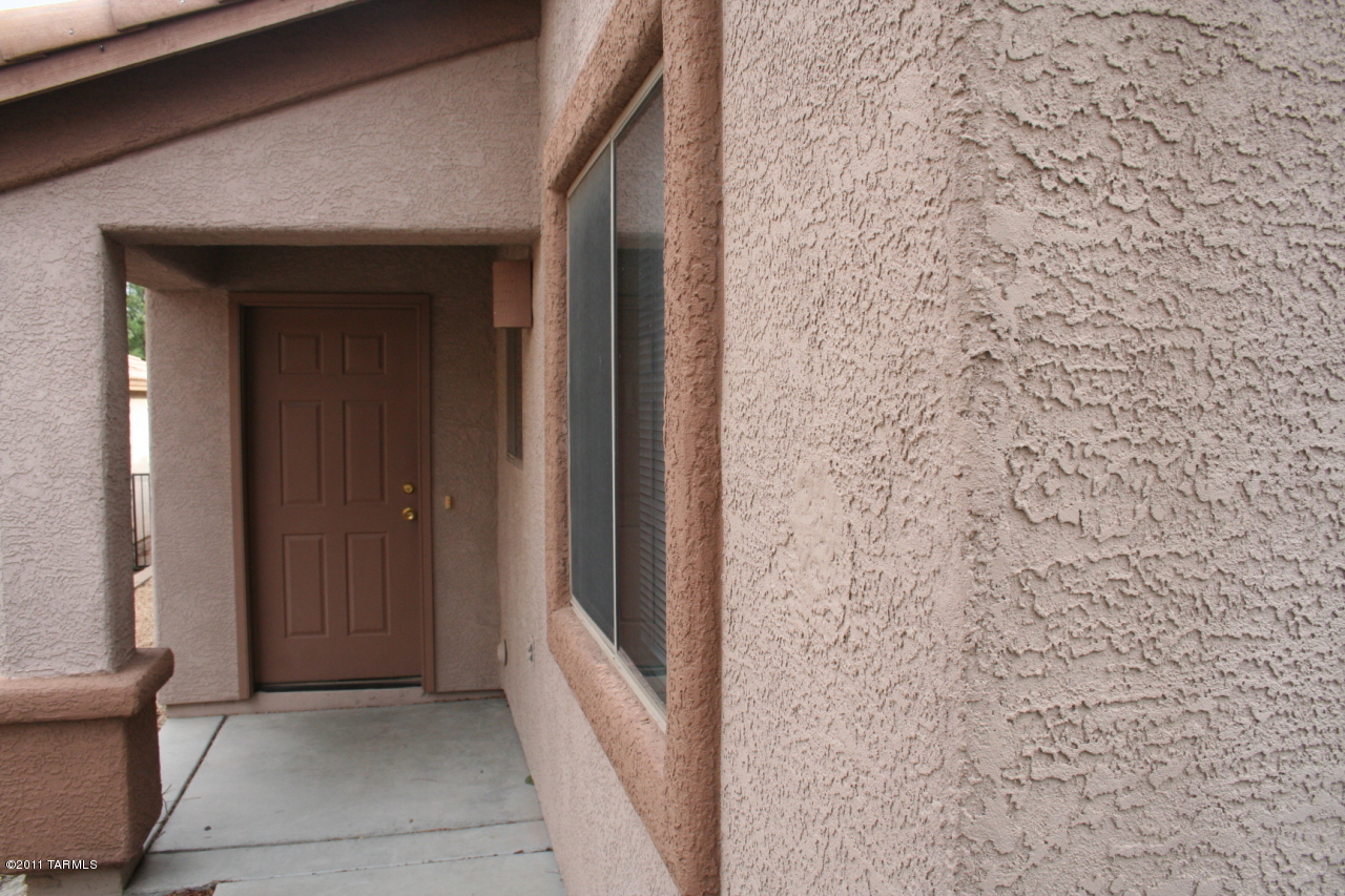 8383 East Sarnoff Ridge Loop Tucson, AZ 85710 - Photo 4 of 17