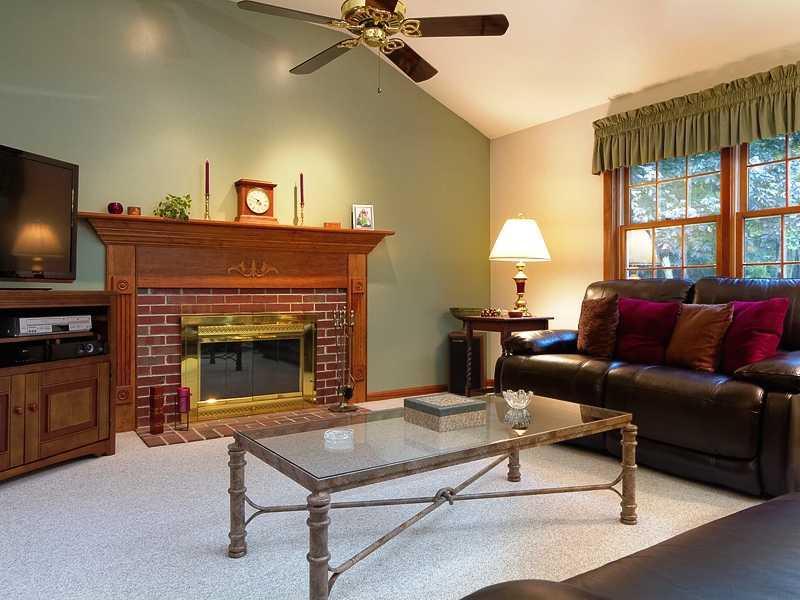 15 Mast Road Scarborough, ME 04074 - Photo 14 of 34 Den/Family/Great Room.