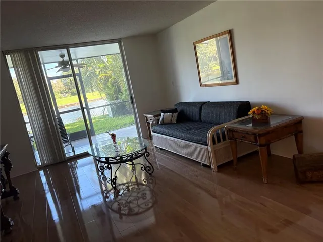 $2,100 | 3750 Inverrary Drive, Unit 1W, Lauderhill, FL 33319