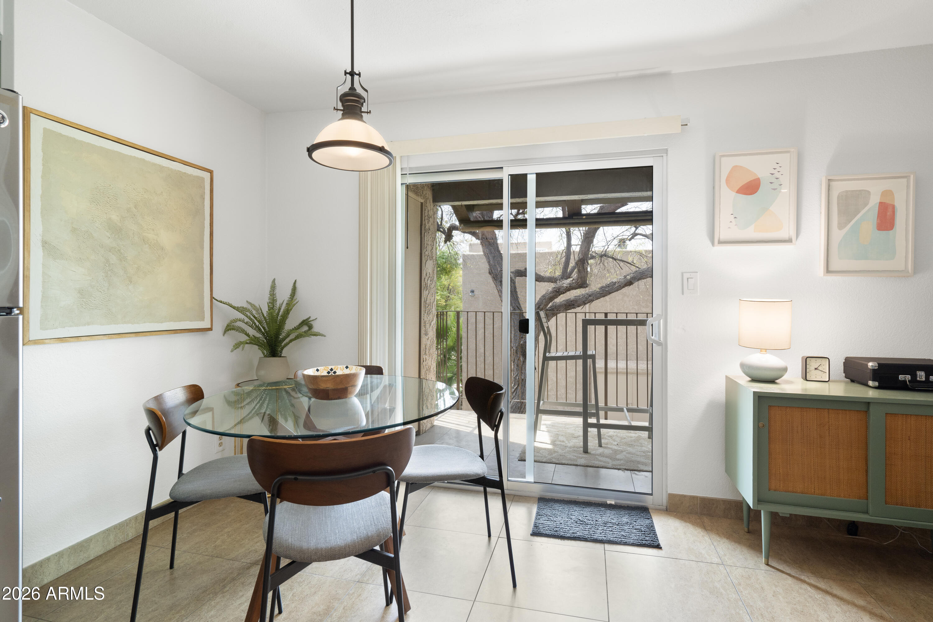 5525 East Thomas Road, Unit G10 Phoenix, AZ 85018 - Photo 4 of 18 Dining Area