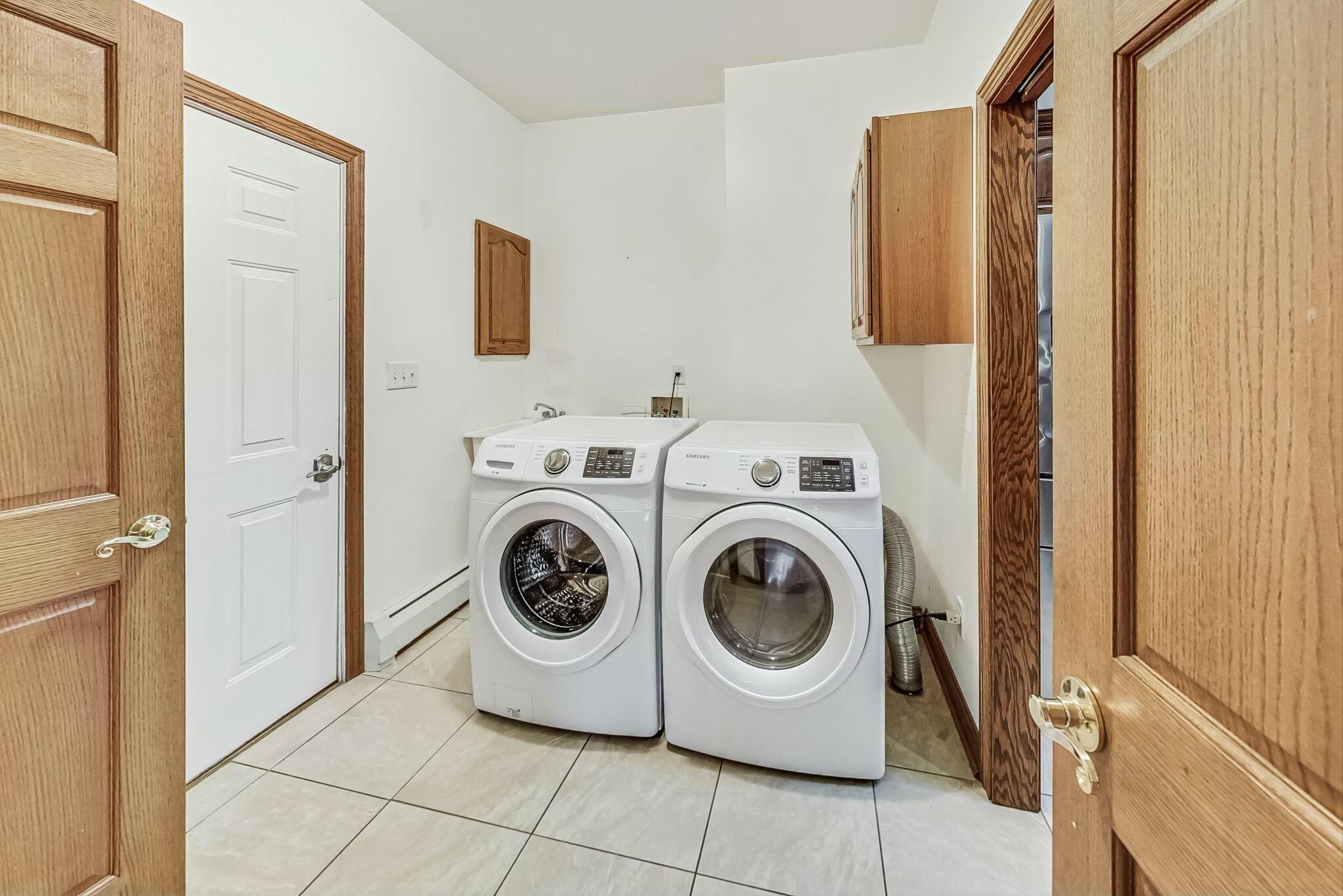 3519 Wicker Avenue Highland, IN 46322 - Photo 23 of 49 a utility room with dryer and washer