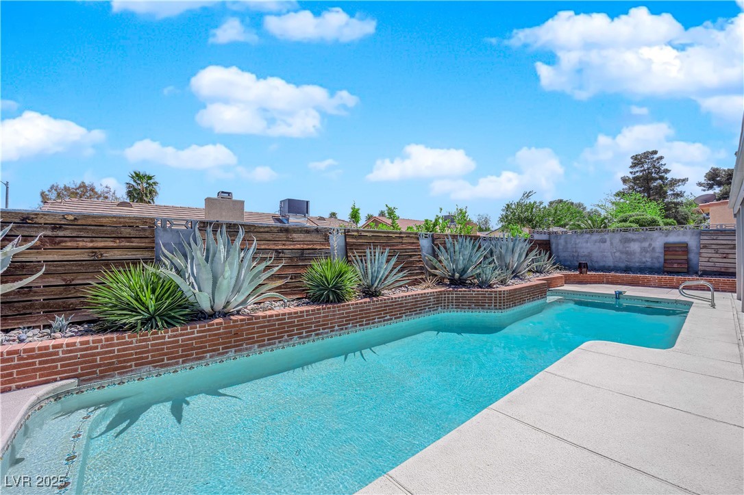 148 Triberg Court Henderson, NV 89074 - Photo 5 of 28 Swimming pool open and airy space, no one can see in!