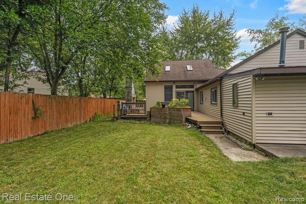 2460 Emmons Avenue Rochester Hills, MI 48307 - Photo 39 of 45