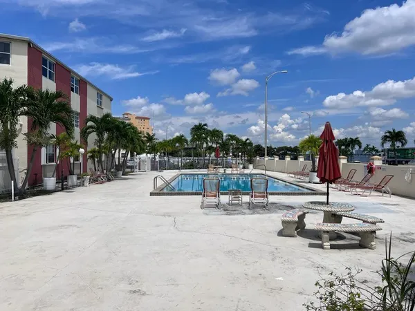 $1,650 | 1800 79th Street Causeway, Unit 109, North Bay Village, FL 33141