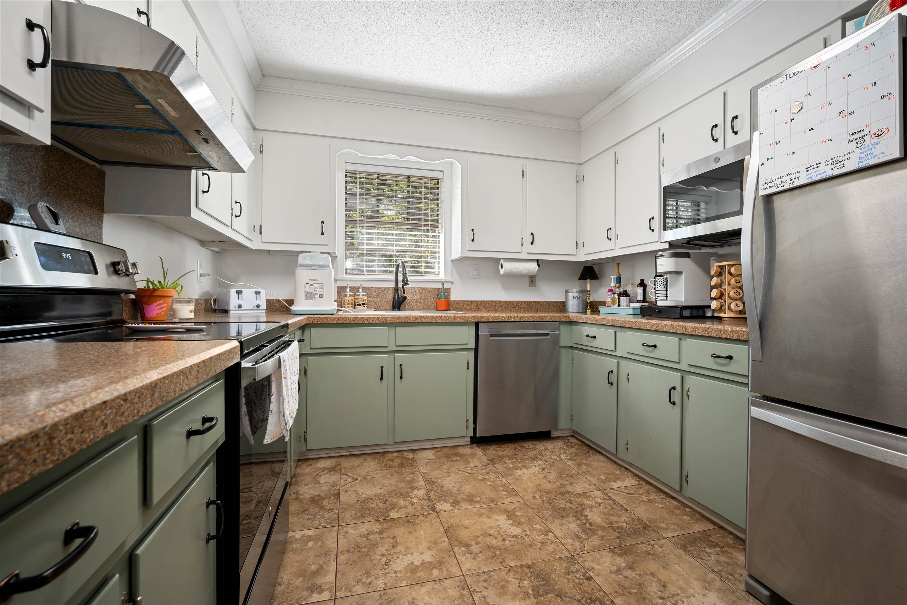 74 Caisson Trace Daphne, AL 36527 - Photo 8 of 26 Kitchen