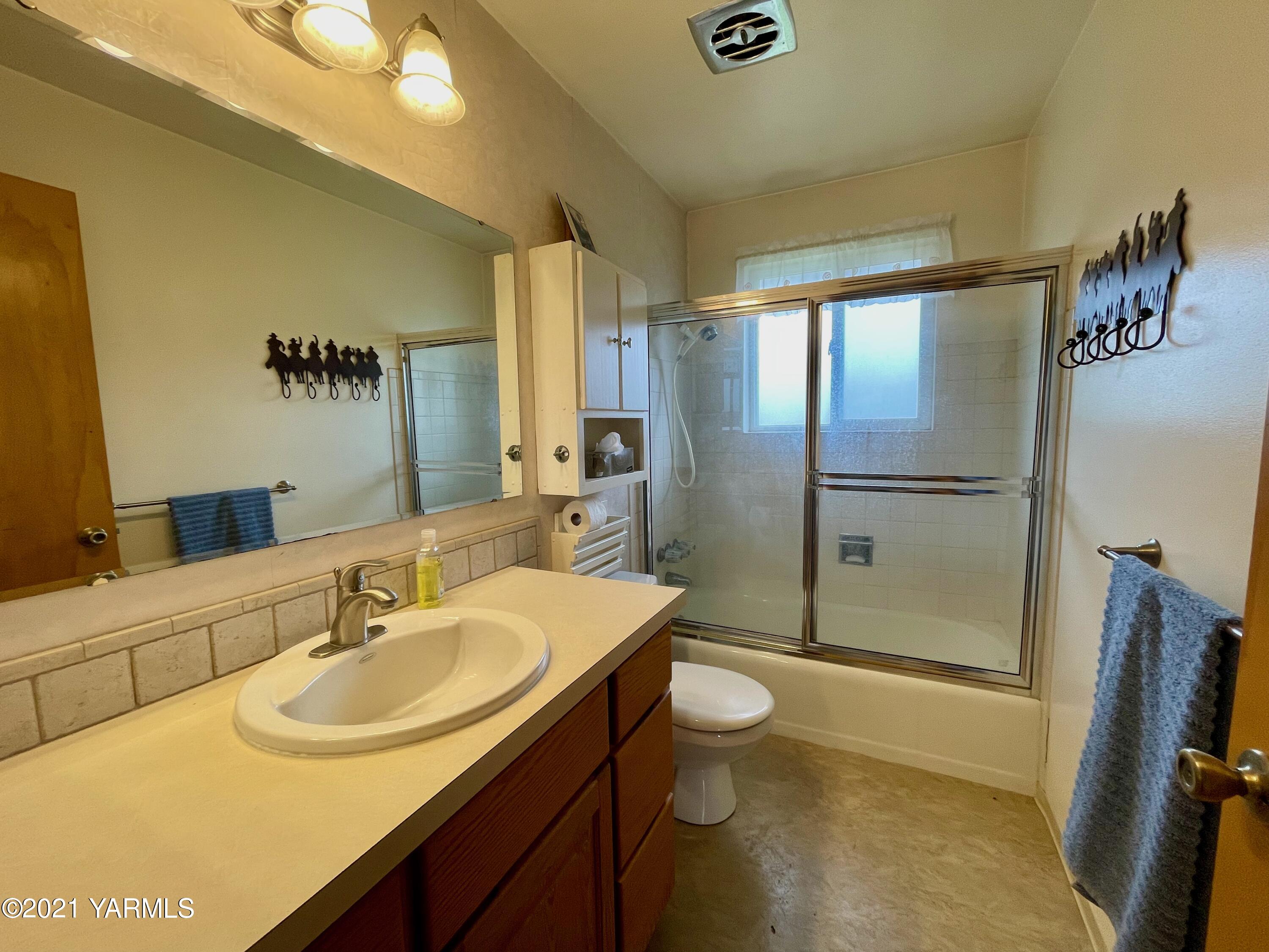 141 East Duffield Road Moxee, WA 98936 - Photo 23 of 46 IMG_7271