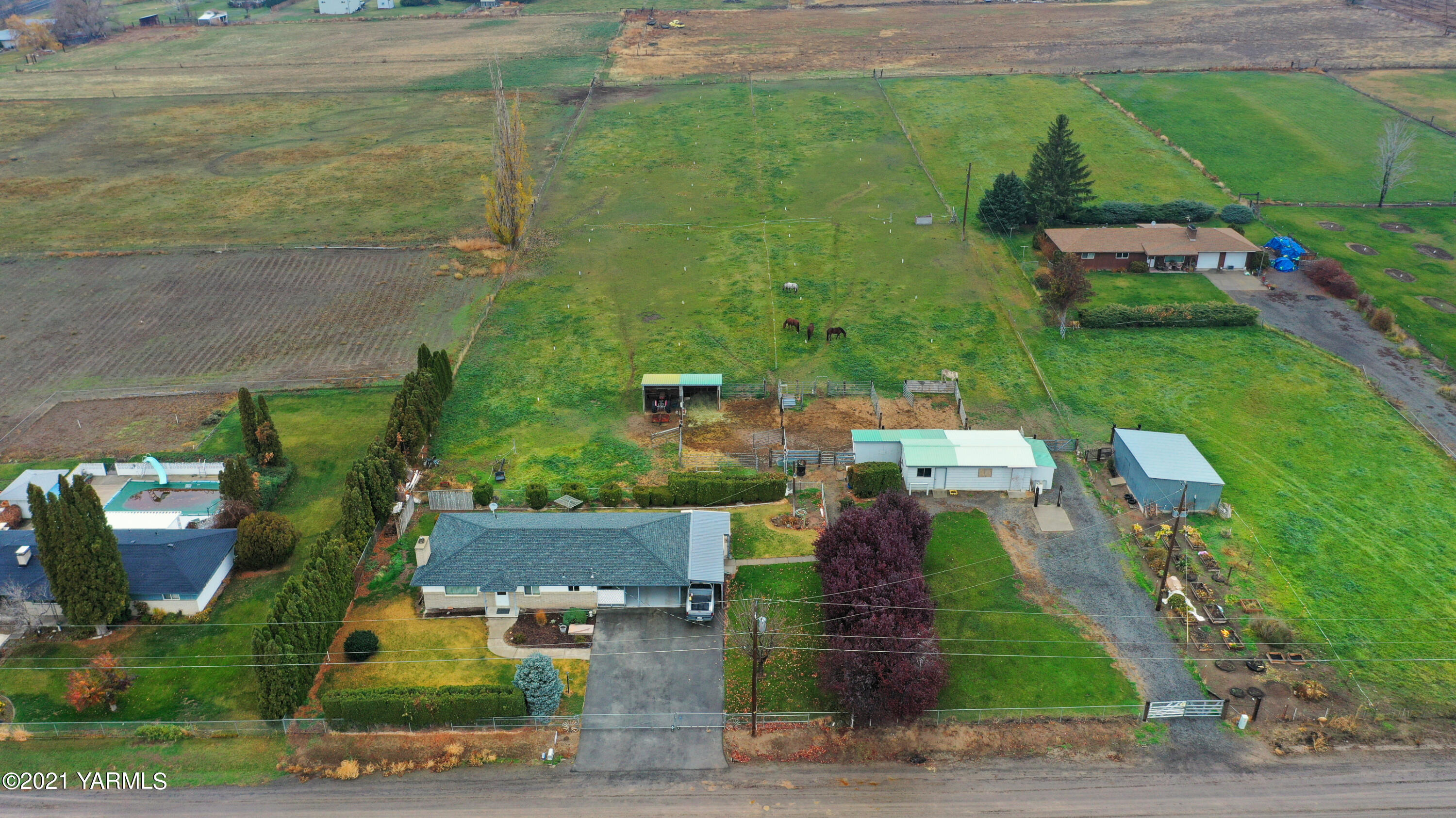 141 East Duffield Road Moxee, WA 98936 - Photo 3 of 46 FD_DJI_0088