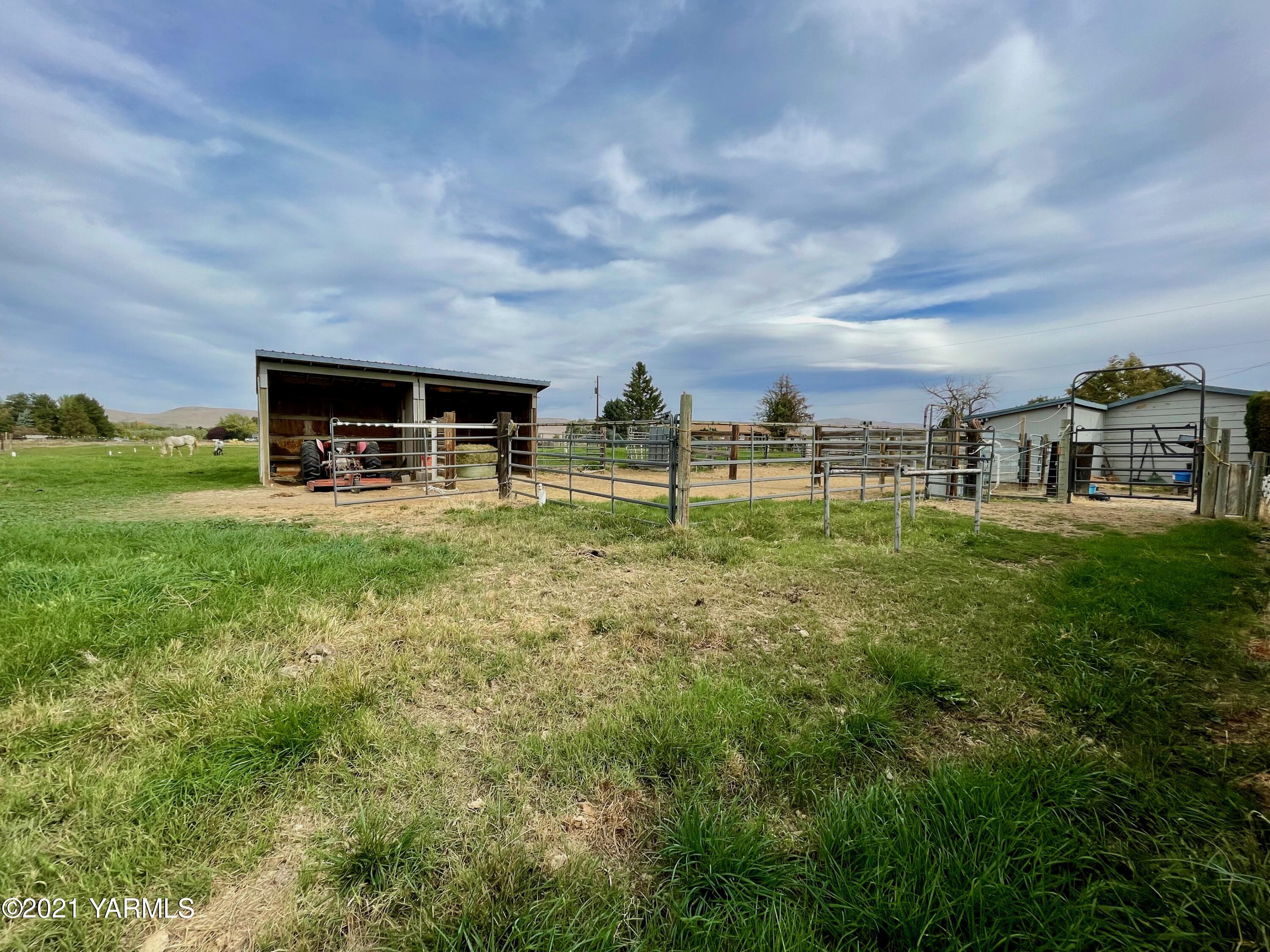 141 East Duffield Road Moxee, WA 98936 - Photo 44 of 46 IMG_7284