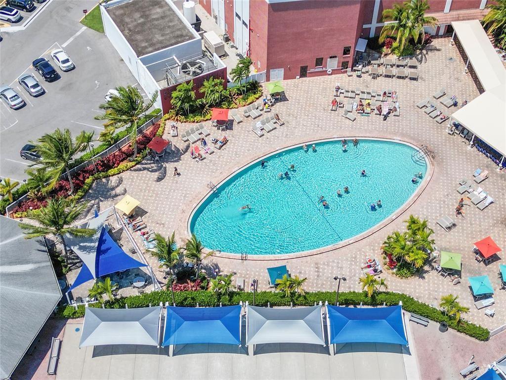 373 Tilford R, Unit 373 Deerfield Beach, FL 33442 - Photo 30 of 36 an aerial view of a swimming pool