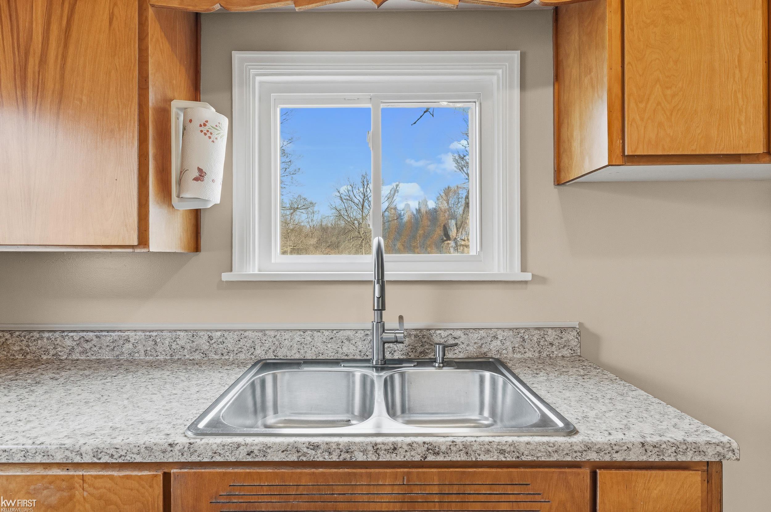 5113 Richfield Road Flint, MI 48506 - Photo 6 of 33 50203674-73cfcbfa-652e-41c0-88dd-5e808173771c.JPG