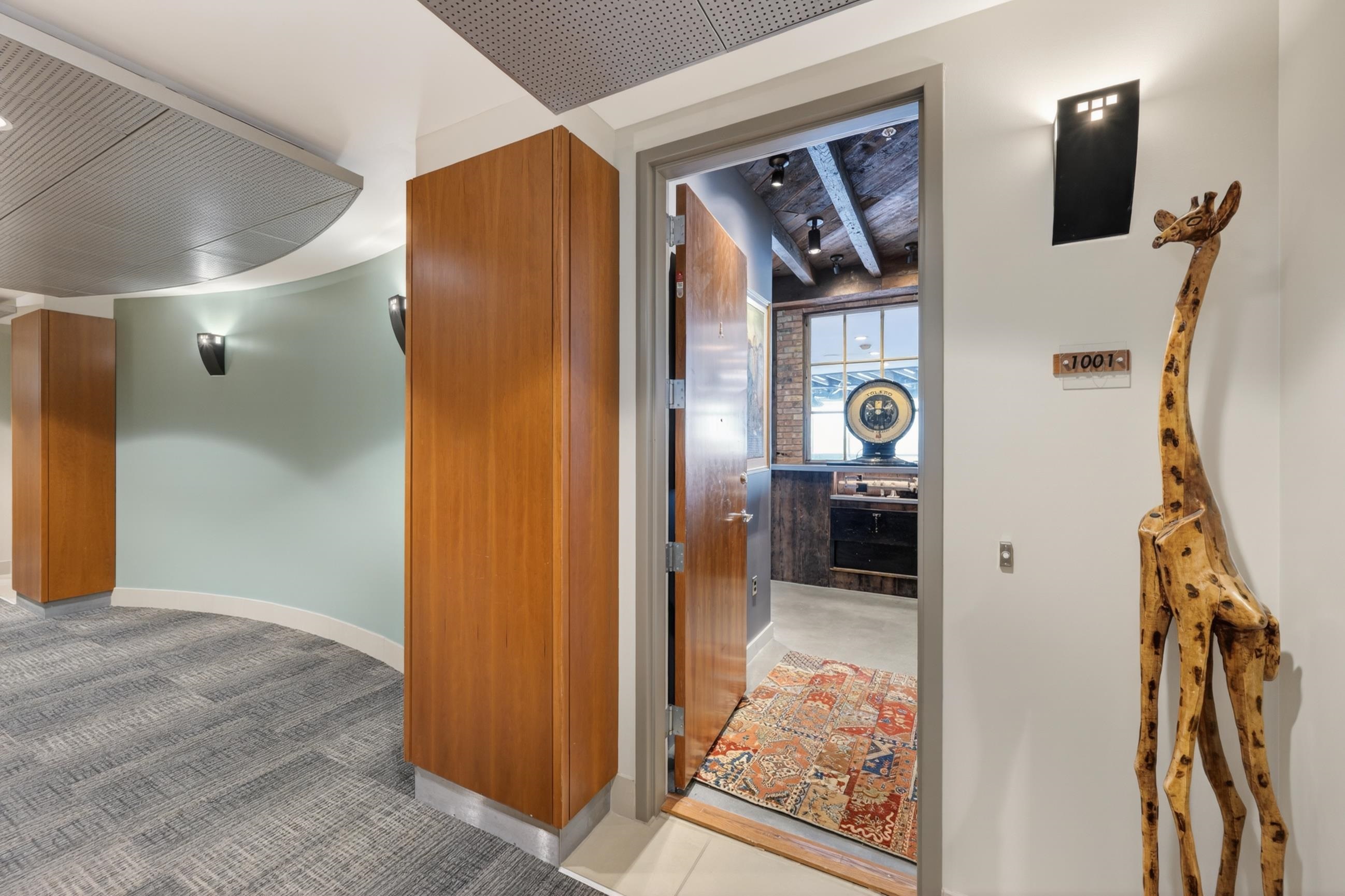 350 South Hamilton Street, Unit 1001 Madison, WI 53703 - Photo 4 of 72