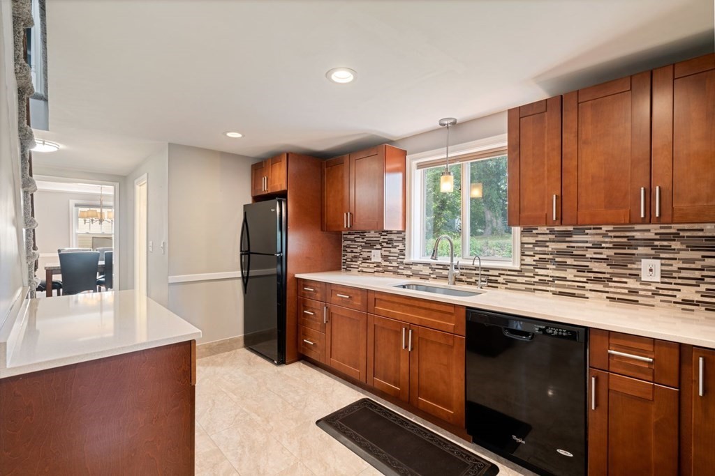 81 Wetherbee Road Waltham, MA 02453 - Photo 11 of 40