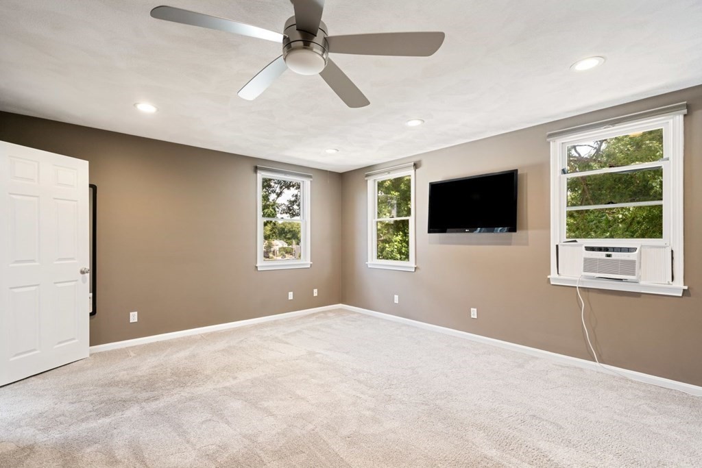 81 Wetherbee Road Waltham, MA 02453 - Photo 18 of 40
