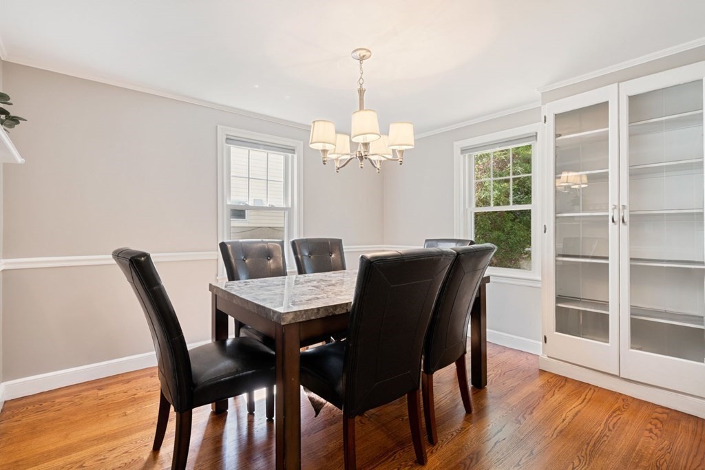 81 Wetherbee Road Waltham, MA 02453 - Photo 3 of 40
