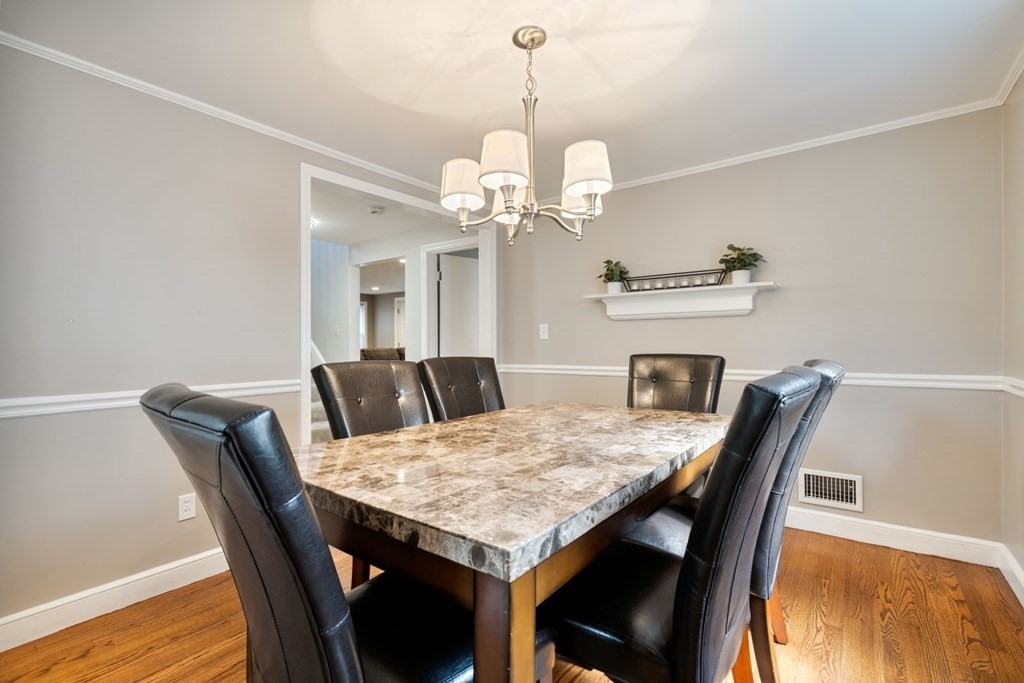 81 Wetherbee Road Waltham, MA 02453 - Photo 5 of 40