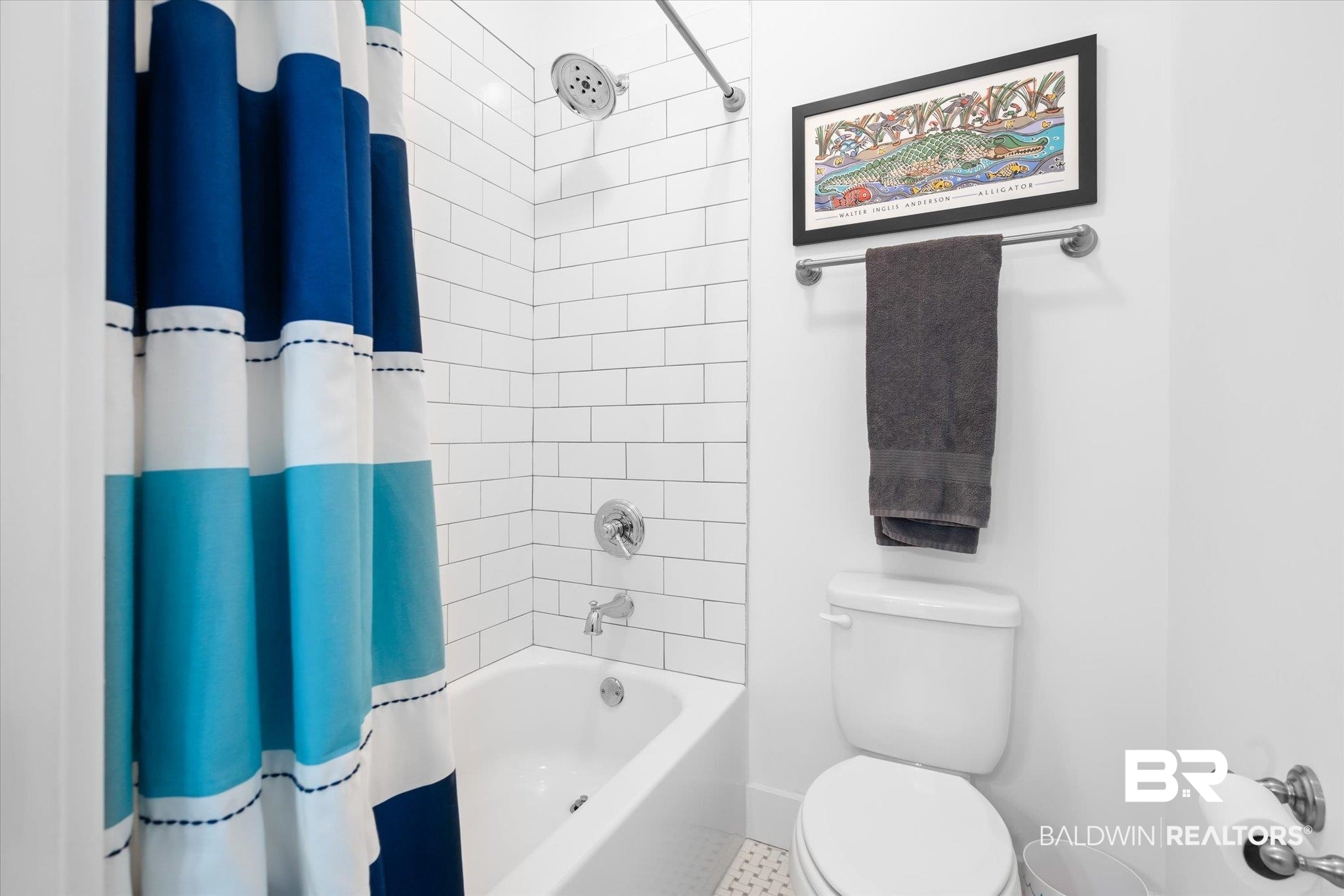 15 Semmes Avenue Mobile, AL 36604 - Photo 21 of 43 Bathroom with toilet and shower / tub combo