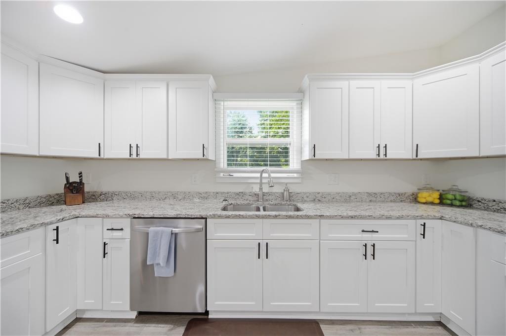 2477 McAfee Road Decatur, GA 30032 - Photo 12 of 36