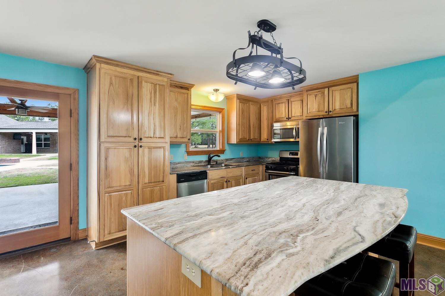 15182 Sterling Smith Road Roseland, LA 70456 - Photo 26 of 31 Full kitchen in pool house