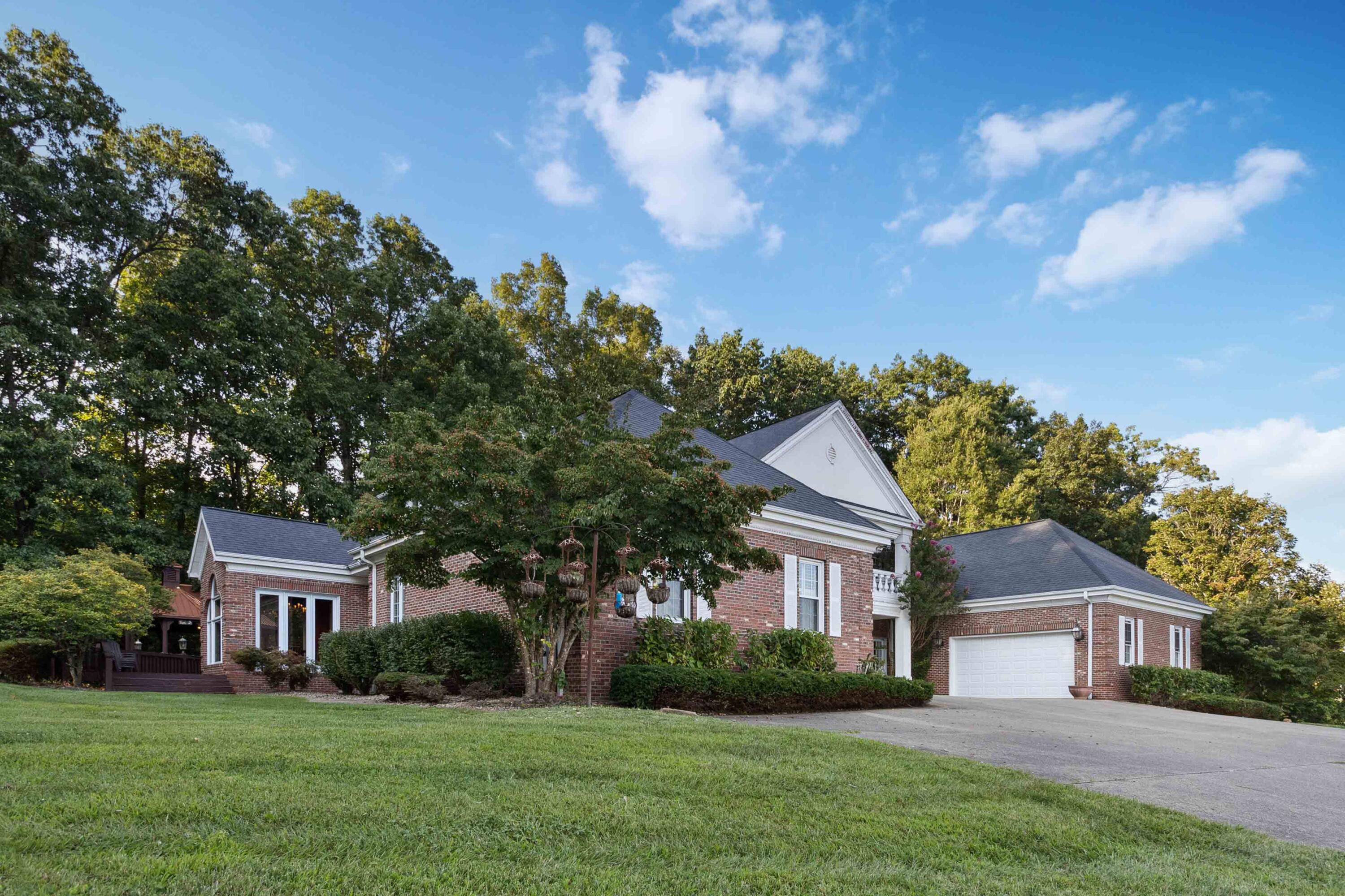 925 Conley Road London, KY 40744 - Photo 4 of 109 002