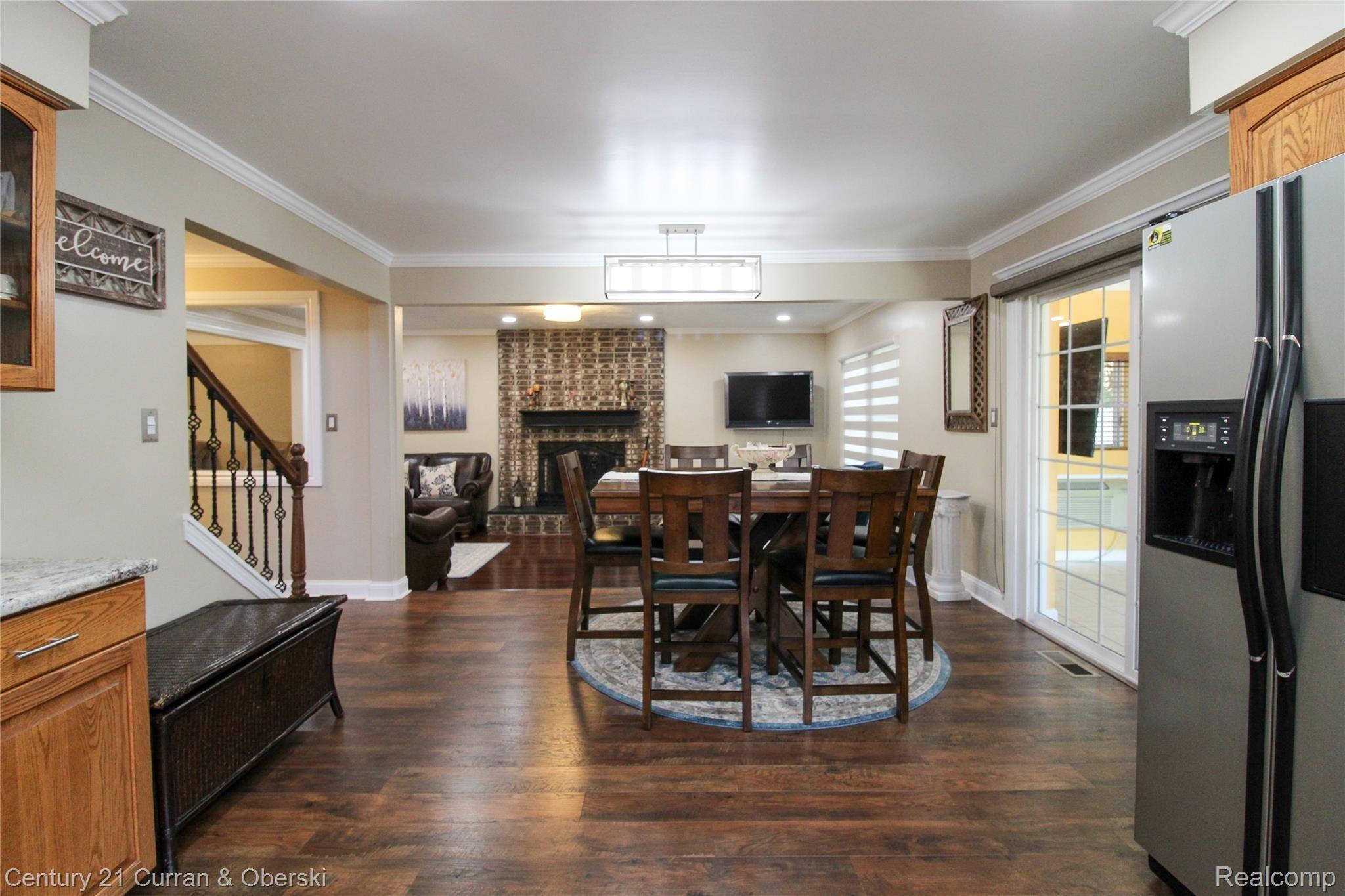 5272 Chase Road Dearborn, MI 48126 - Photo 11 of 47 Dining area