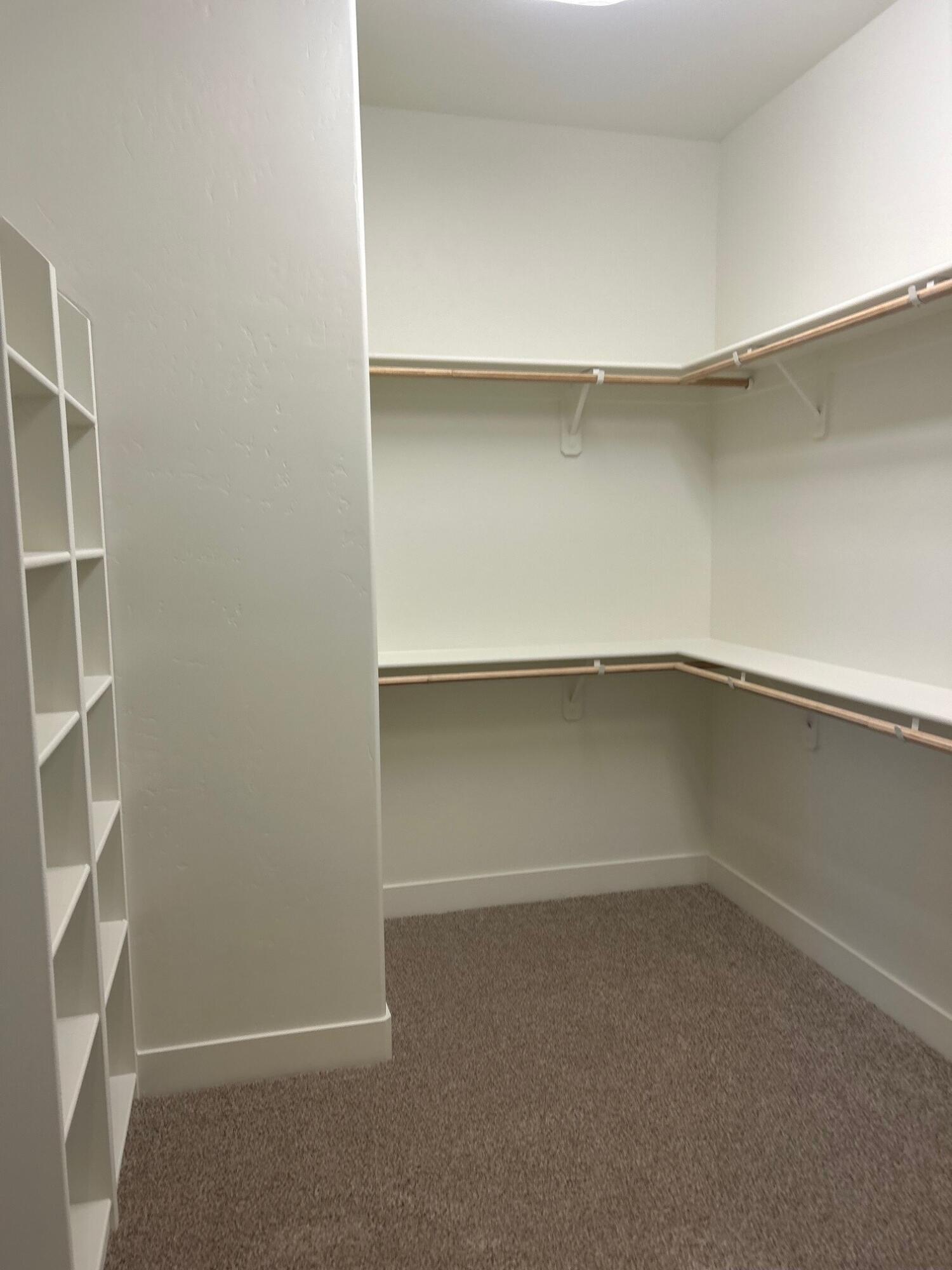 952 Hidden Ridge Tulare, CA 93274 - Photo 20 of 23 Closet