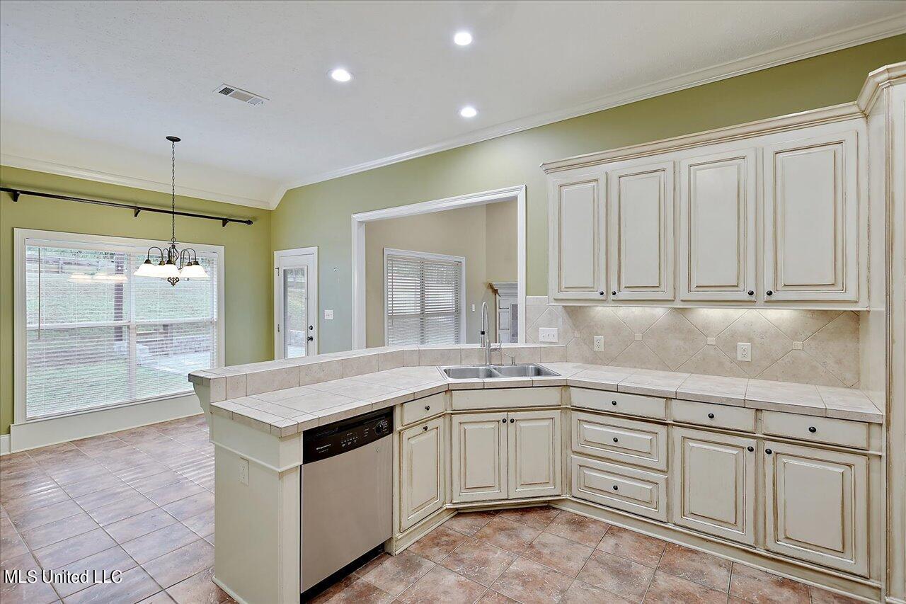 125 Baileys Ridge Circle Clinton, MS 39056 - Photo 11 of 35 12-125 Baileys Ridge Cir
