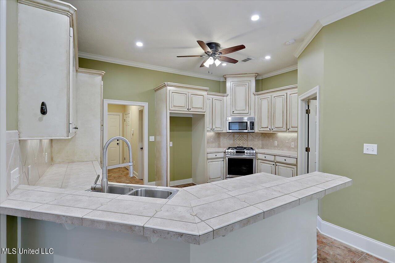 125 Baileys Ridge Circle Clinton, MS 39056 - Photo 8 of 35 09-125 Baileys Ridge Cir