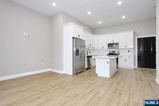 $3,000 | 385 Passaic Avenue, Unit 6, Lodi, NJ 07644