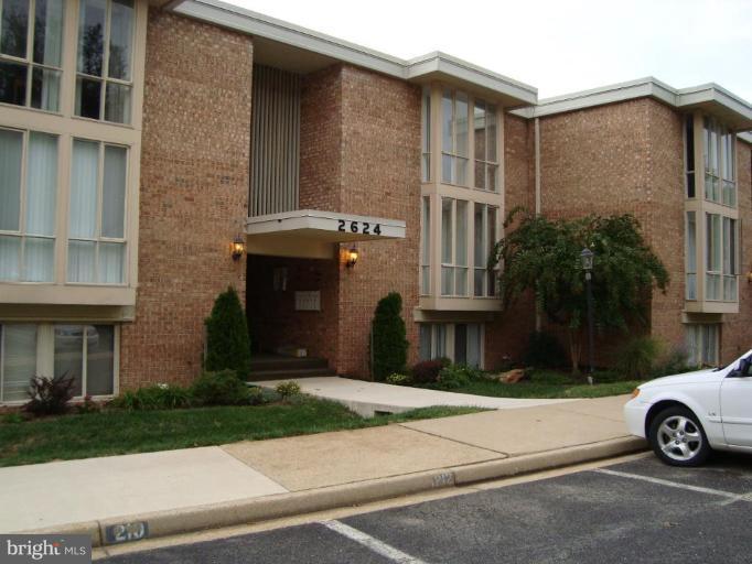 2624 Fort Farnsworth Road, Unit 208 Alexandria, VA 22303 - Photo 1 of 10 Exterior (Main)