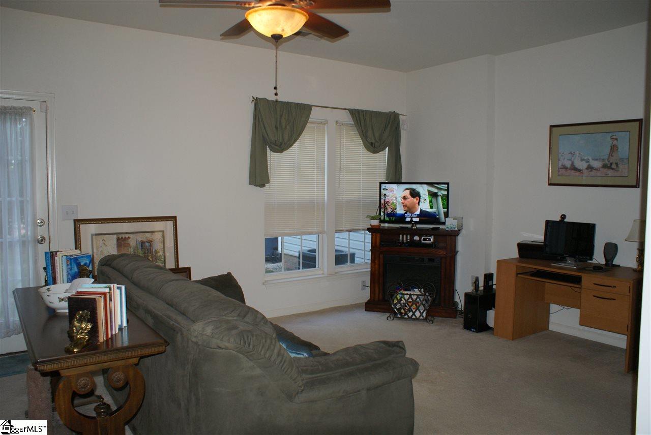 18 Spring Crossing Circle Greer, SC 29650 - Photo 2 of 8