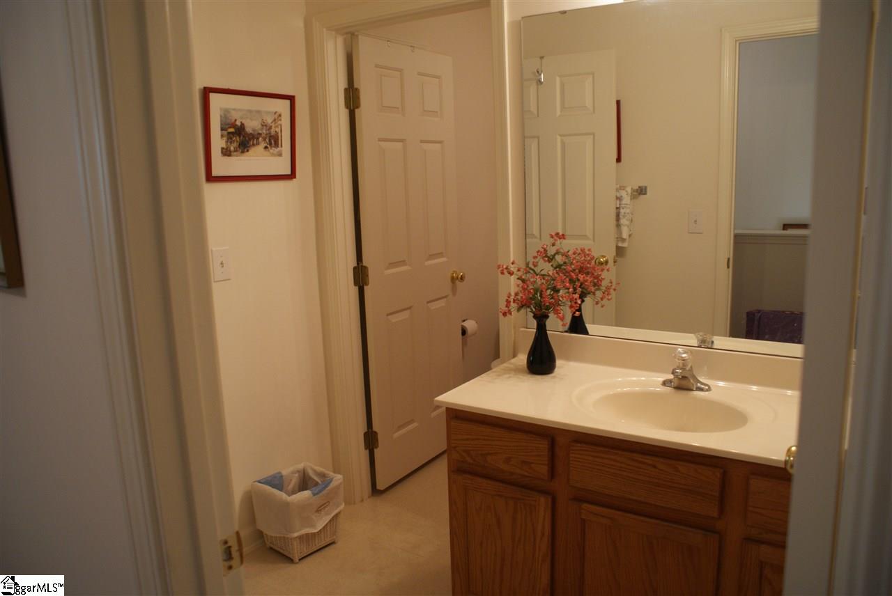 18 Spring Crossing Circle Greer, SC 29650 - Photo 7 of 8