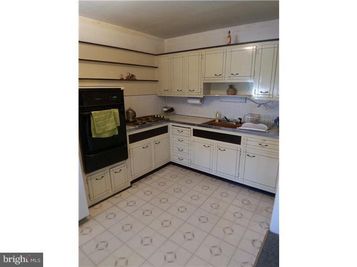 3246 Lester Road Philadelphia, PA 19154 - Photo 8 of 25 Kitchen