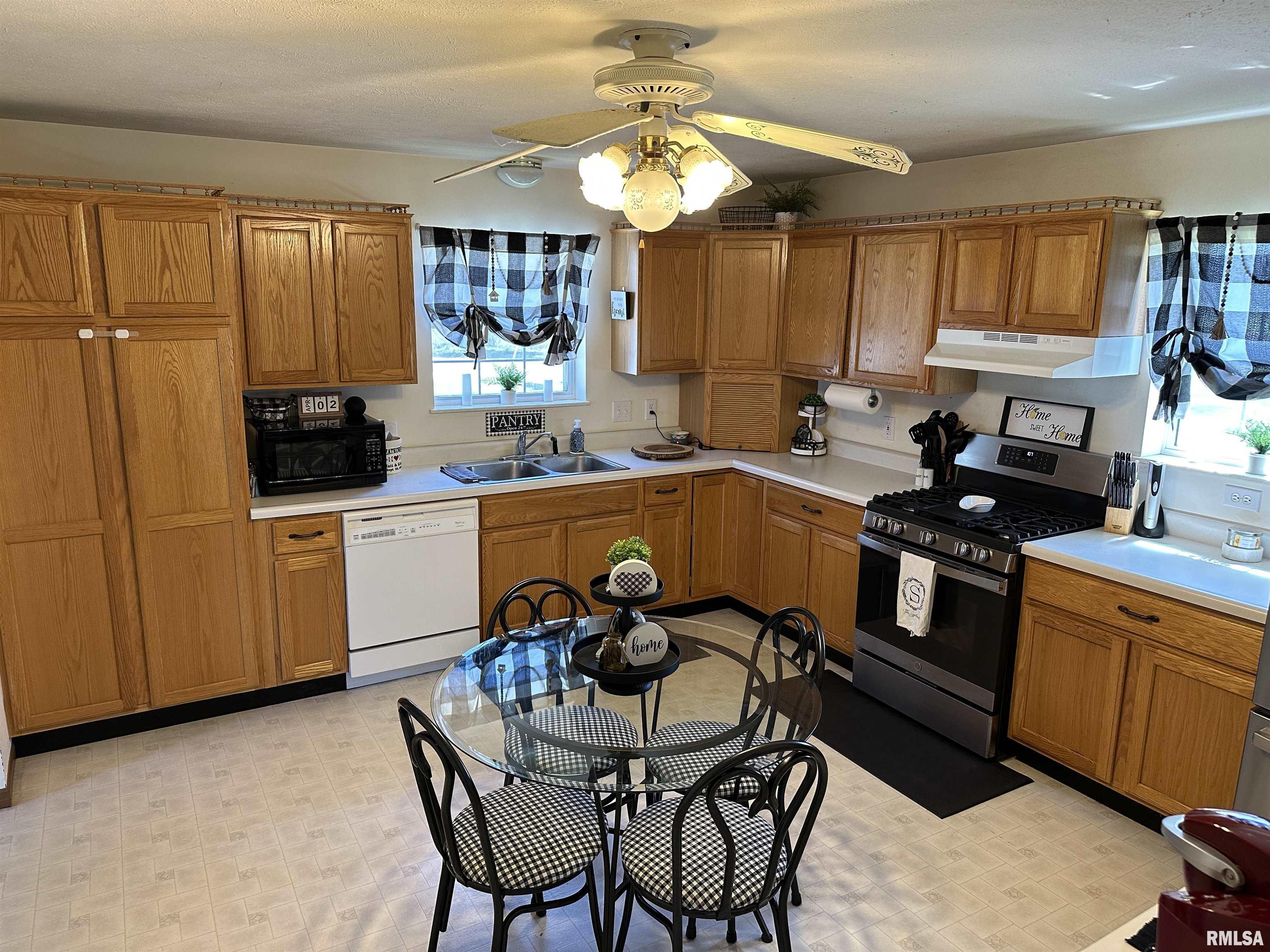 1987 Walnut Hill Road Walnut Hill, IL 62893 - Photo 16 of 25
