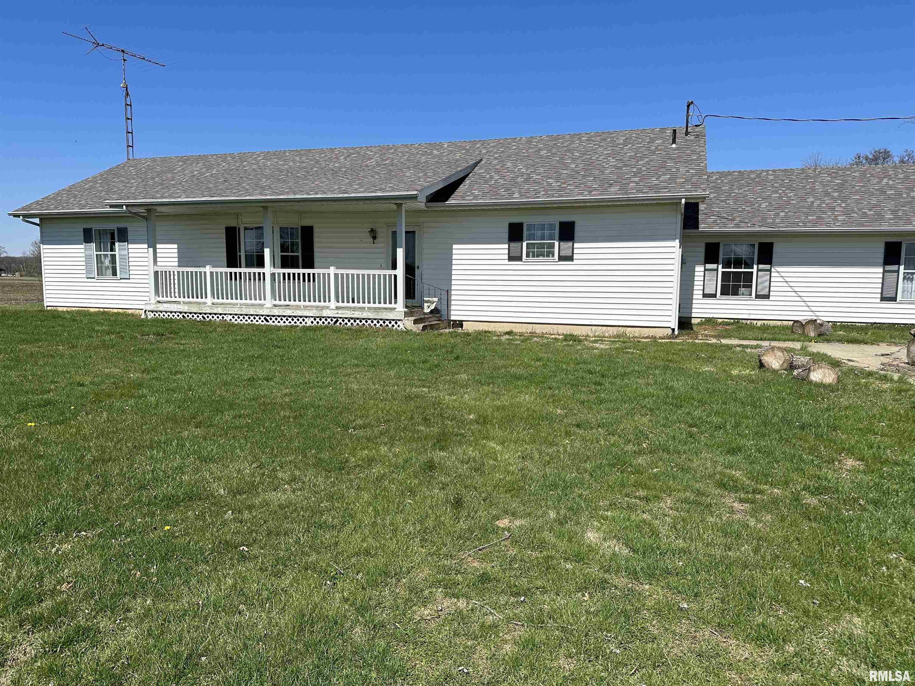 1987 Walnut Hill Road Walnut Hill, IL 62893 - Photo 3 of 25