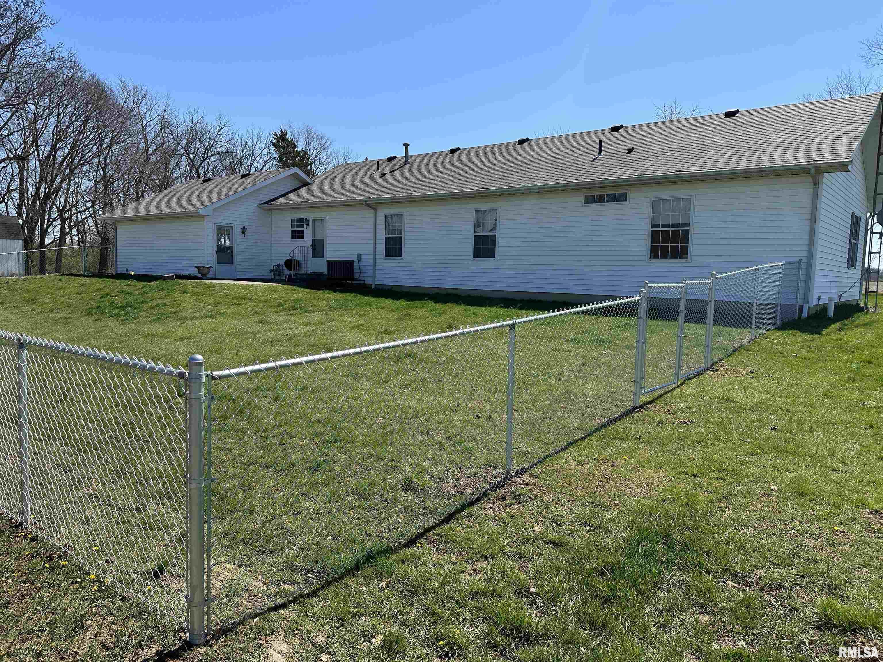 1987 Walnut Hill Road Walnut Hill, IL 62893 - Photo 6 of 25