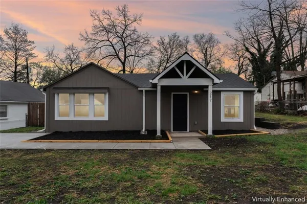 $285,000 | 217 West 83rd Terrace, Kansas City, MO 64114