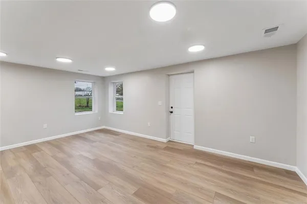 $285,000 | 217 West 83rd Terrace, Kansas City, MO 64114
