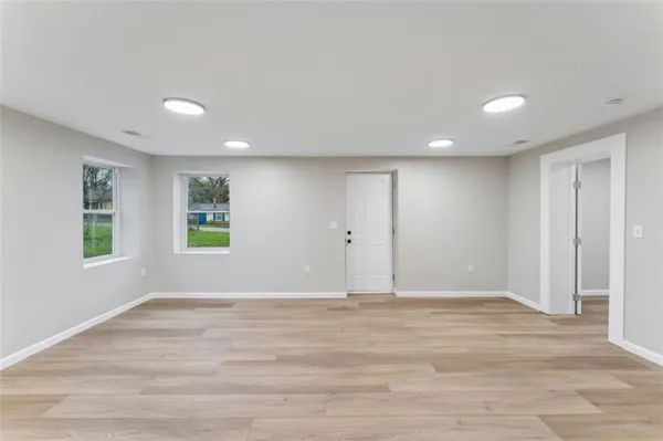 $285,000 | 217 West 83rd Terrace, Kansas City, MO 64114