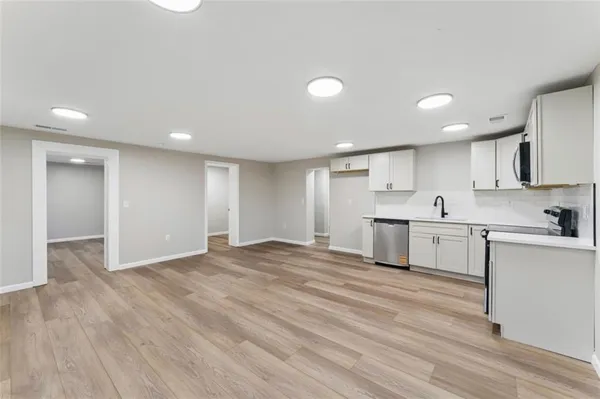 $285,000 | 217 West 83rd Terrace, Kansas City, MO 64114