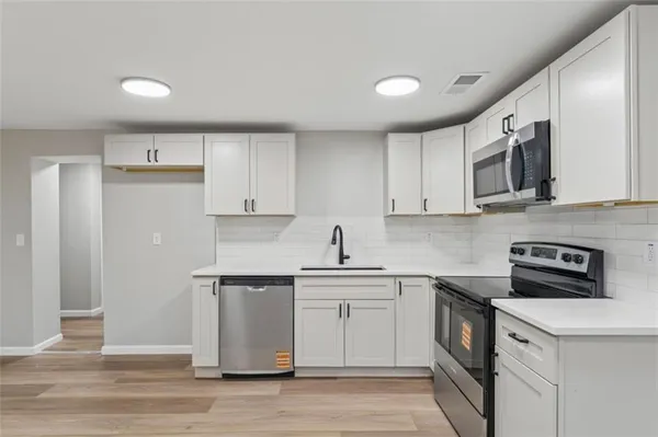 $285,000 | 217 West 83rd Terrace, Kansas City, MO 64114