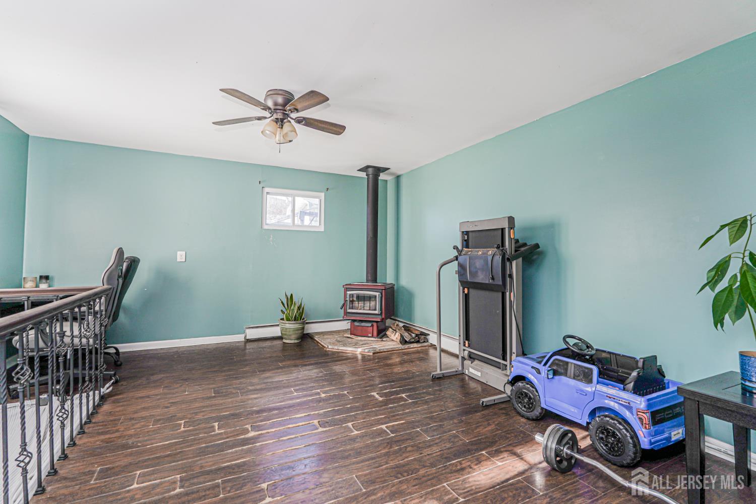7 Walnut Lane Parlin, NJ 08859 - Photo 8 of 23 a living room with furniture