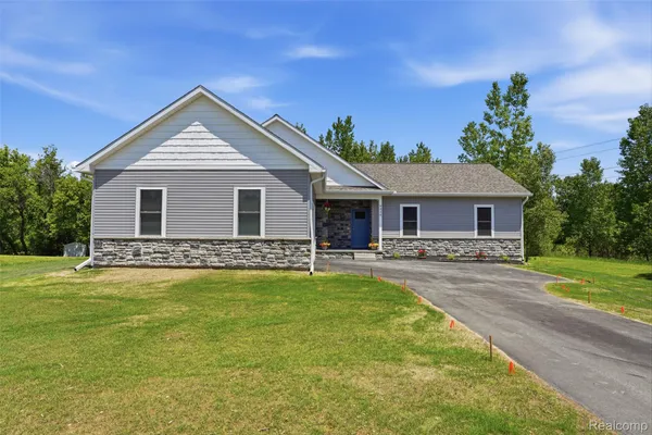 $433,500 | 6320 Birch Meadows Lane, Fowlerville, MI 48836