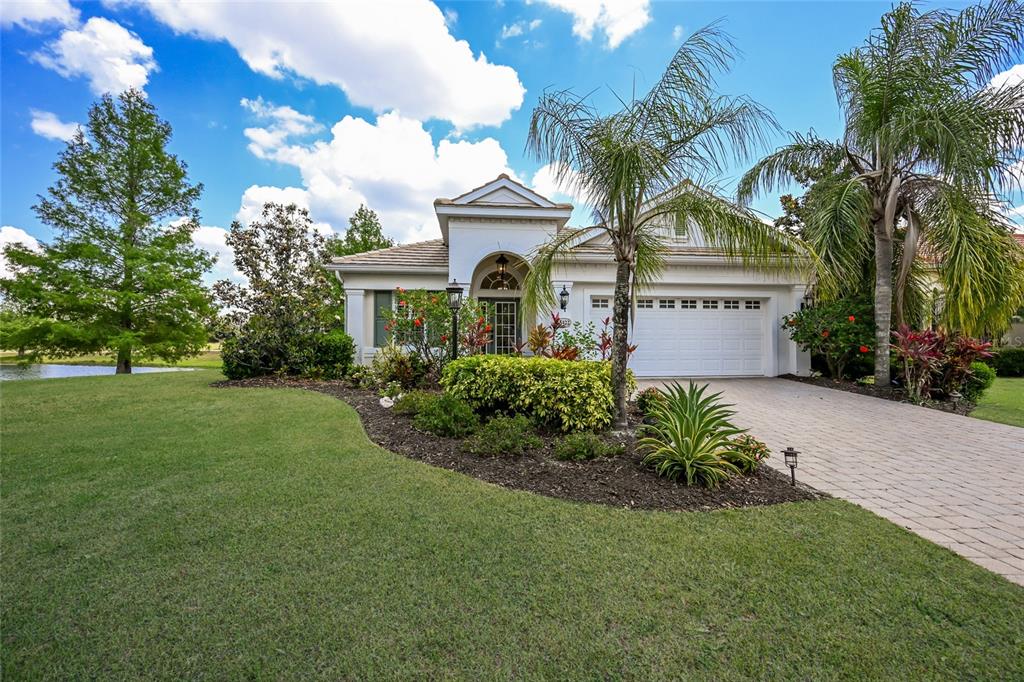 15422 Helmsdale Place Lakewood Ranch, FL 34202 - Photo 3 of 64